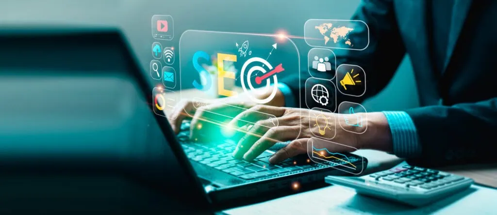 Geschäftspersonen nutzen SEO-Tools zur Online-Optimierung – Fokus auf Sichtbarkeit, organischen Traffic und Suchmaschinen-Rankings durch strategische Techniken